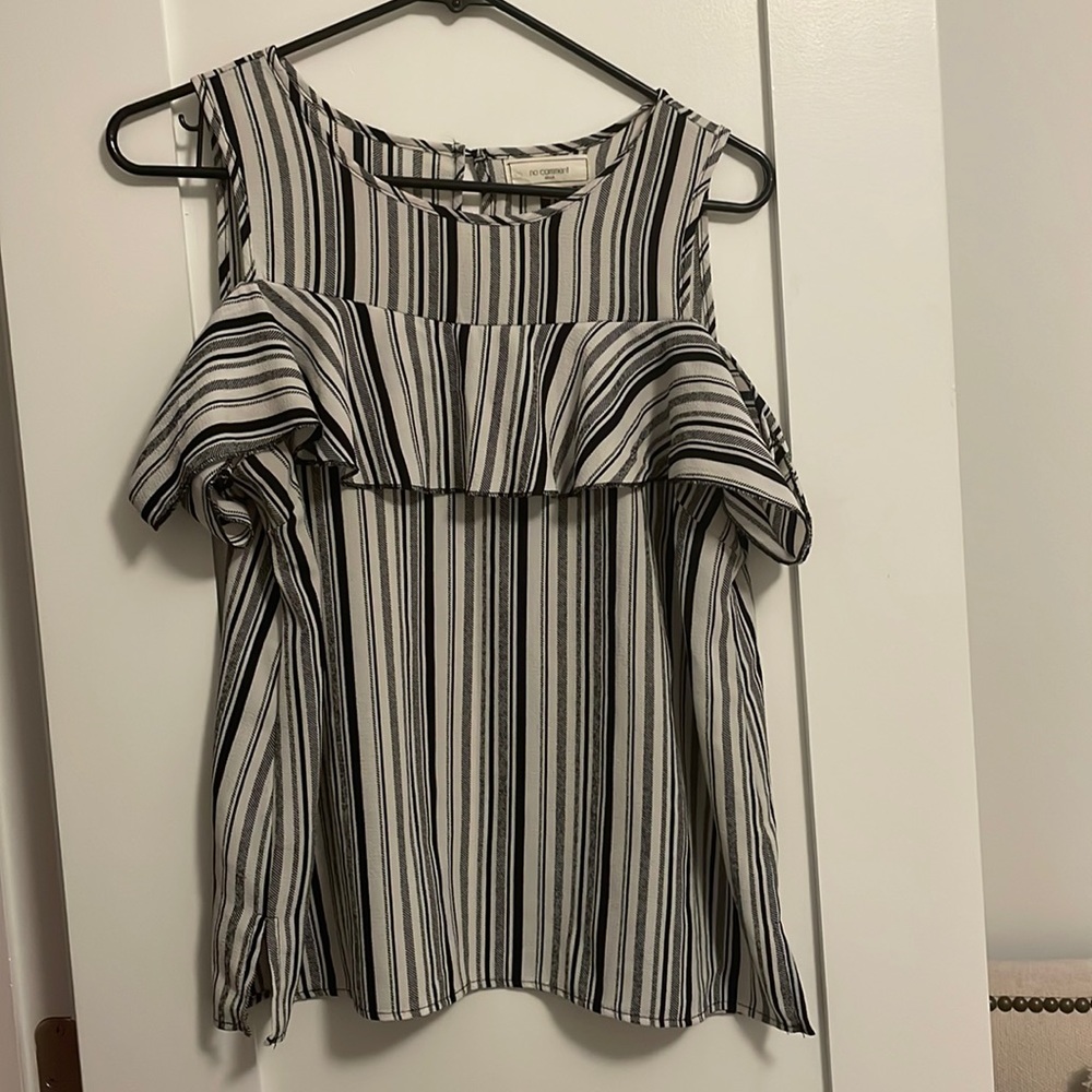 Stripped black and white blouse